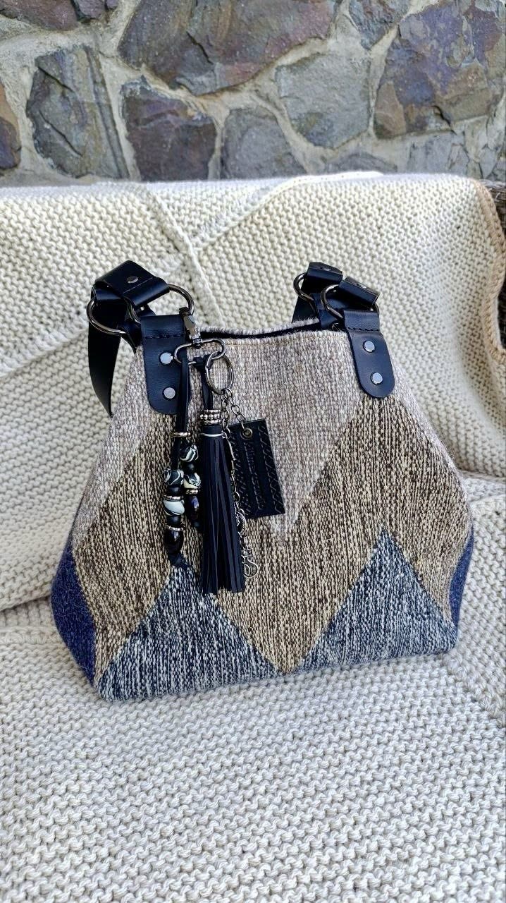 Woven two-handle tote