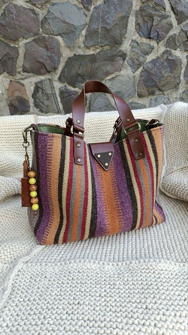 Woven two-handle tote