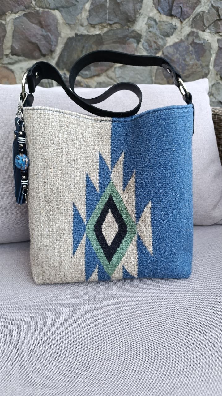 Woven one-handle bag